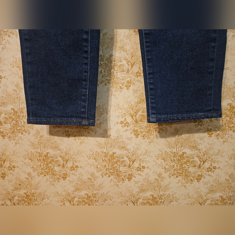 DKNY 6 Straight Leg Med-dark Jeans - Picture 4 of 10